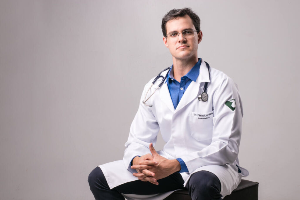 Trabalhar muitas horas sentado faz mal ao coração?