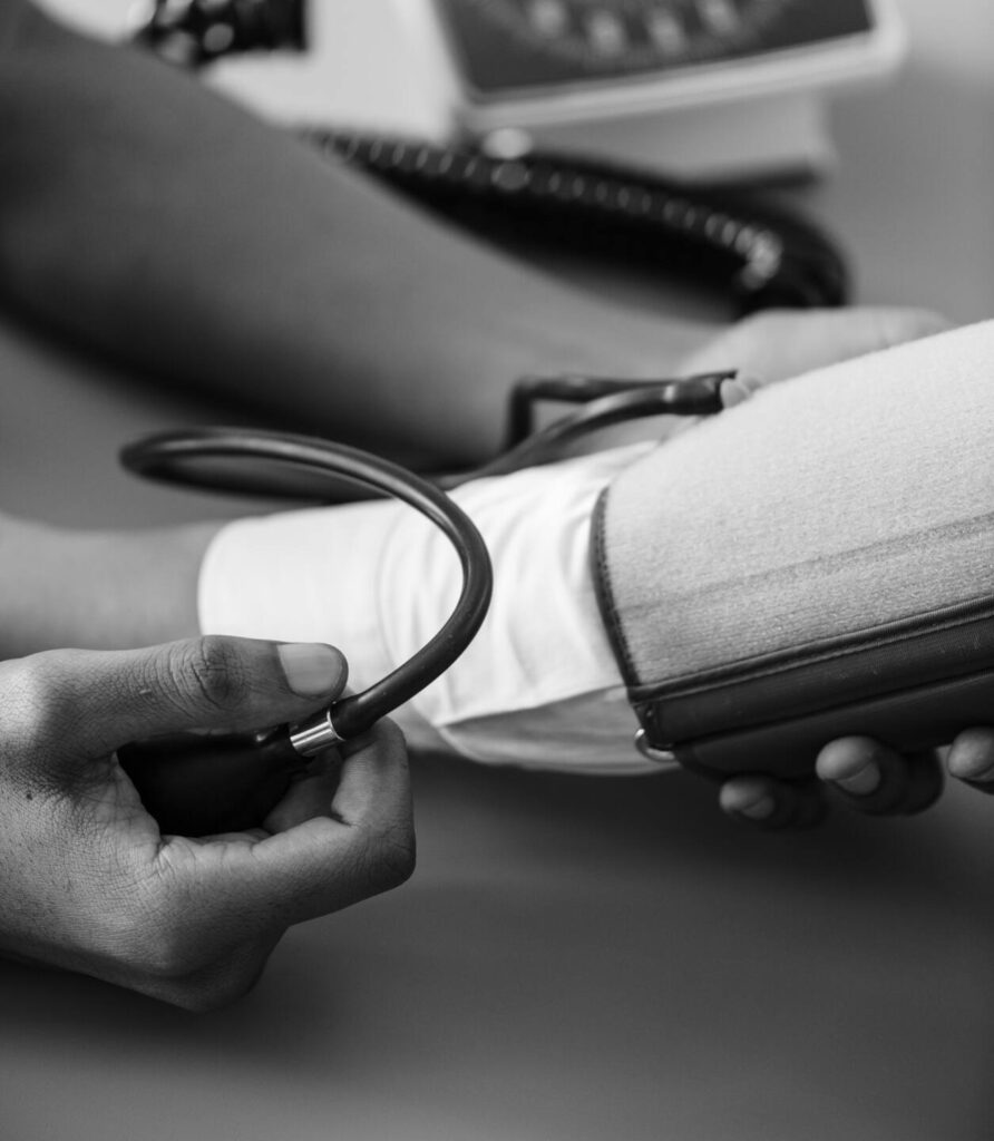 Pressão alta isolada é hipertensão? Entenda a diferença